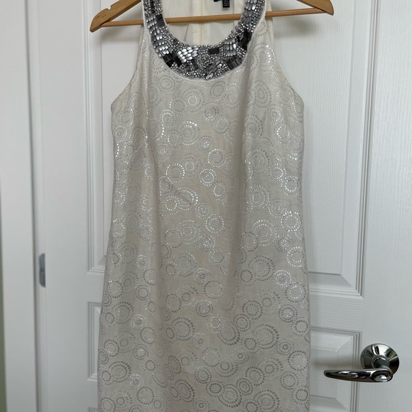 Elegant sleeveless dress - Picture 1 of 7